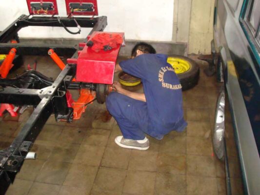 Praktek Otomotif 2
